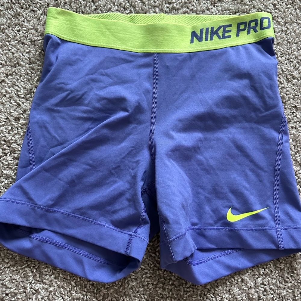 Purple Nike Pro Spandex, S